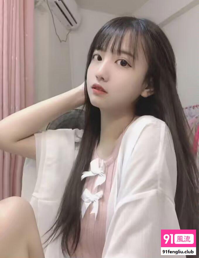 刚毕业的学生妹兼职带楼外出